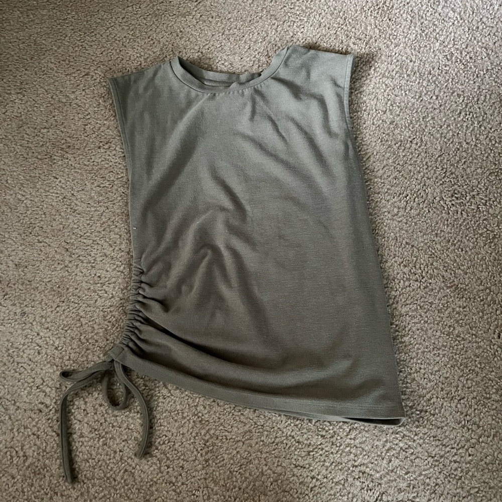 Green, wide shoulder top